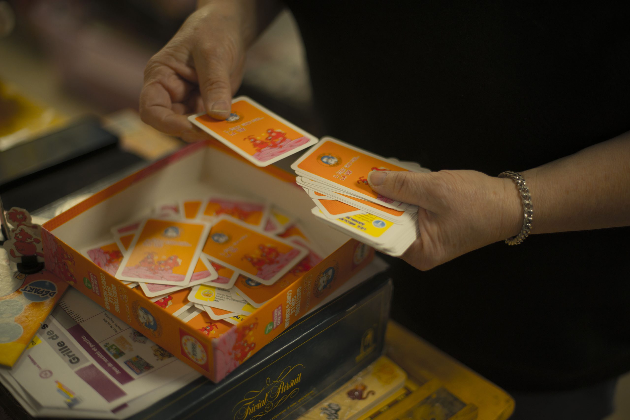 Vérification des cartes d’un jeu de société avant sa mise en vente